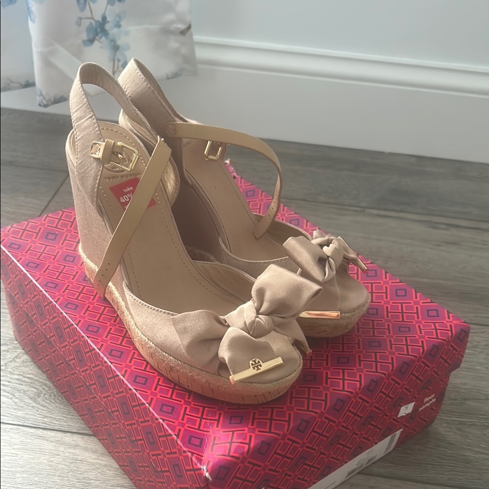 Stylish Tan Wedge Sandals
